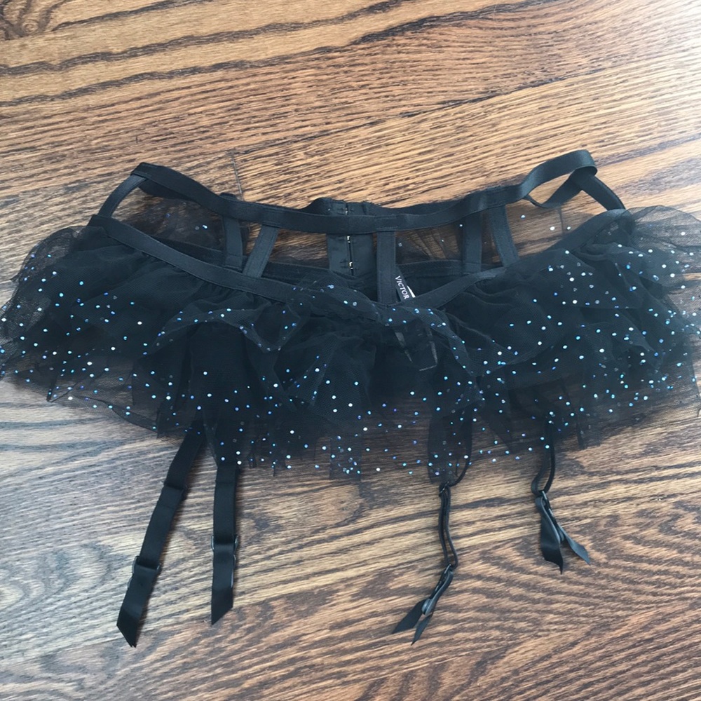 VS black tulle garter